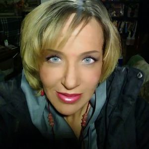 Meet your Posher, Adriann